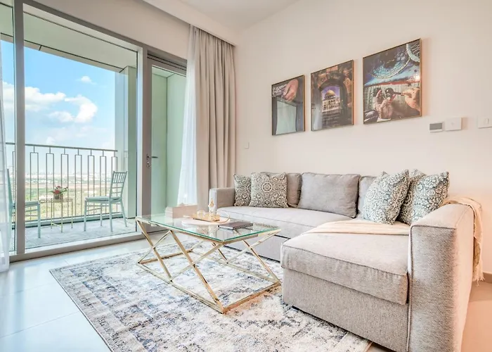Dubai Elegance: 1Br With Difc & Zabeel Views