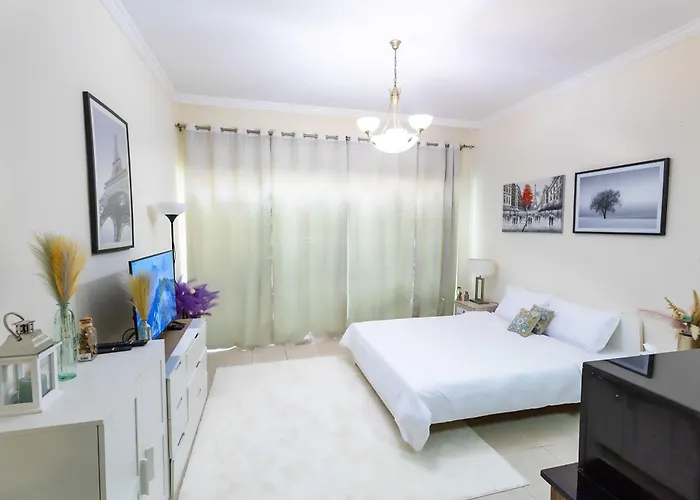 Dubai Lux Studio Apartment, Burj Al Nujoom