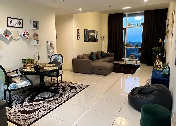 Luxurious 2 Bedroom Dt Apartment