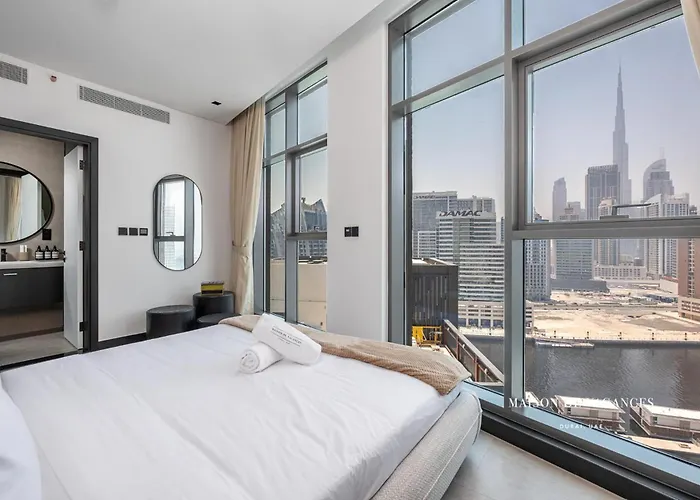 Luxurious 2Br W Waterfront And Burj Khalifa View