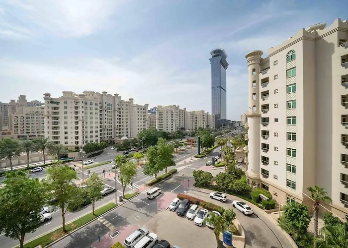 Spacious 3 Bedroom Palm Apartment
