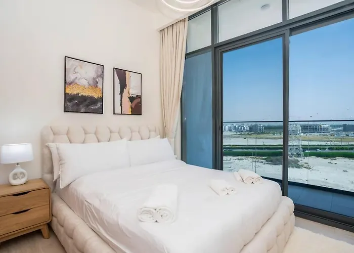 Luxury 1 Bedroom Apartment In Azizi Riviera 32