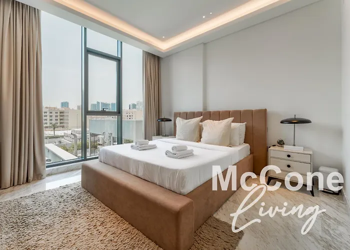 Upscale 2Br With Private Terrace & Pool View