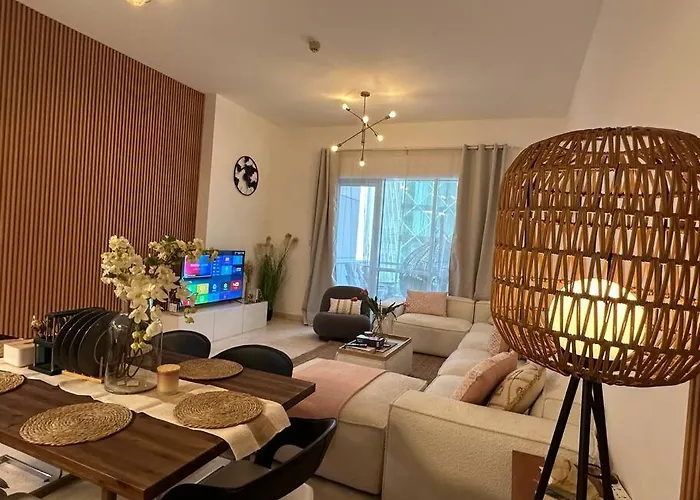 Cozy 2Bhk With Marina Views