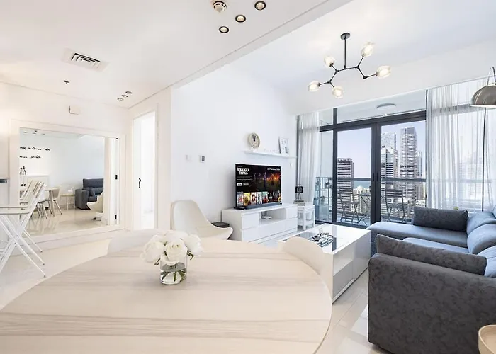 Chic 1Br With Stunning Lake Views