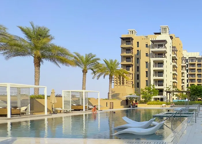 Ultra Luxury Flat With Amazing Pool Near To Burj