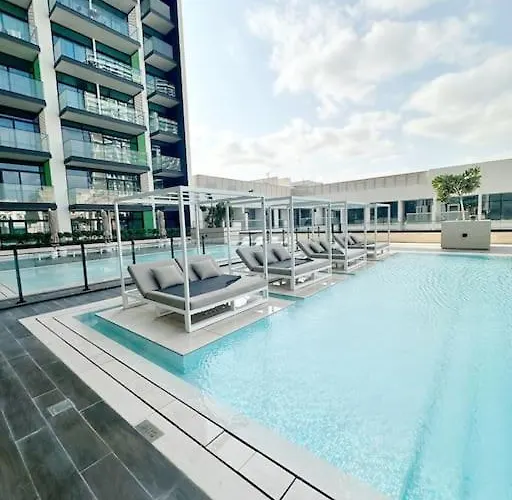 Luxury Apartment, Prime Location New And Stylish