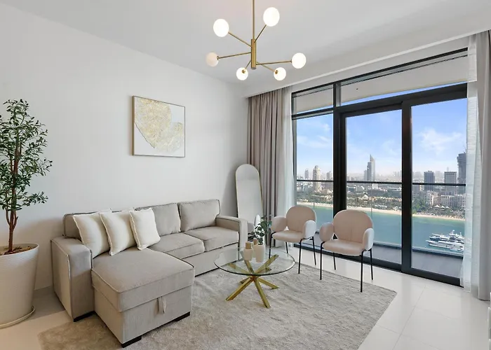 Luxurious 2Br In Beachfront With Marina Skyline View
