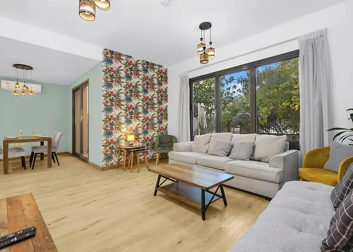 First Class Villa Style Meets Scenic Beauty