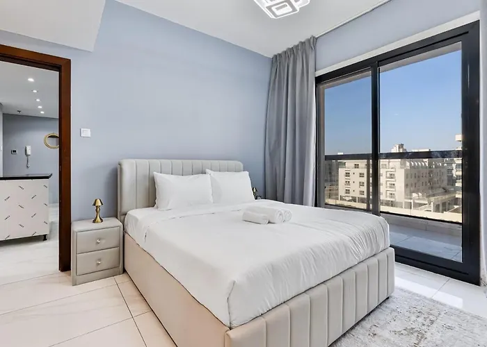 Stylish 1Br Sanctuary With Gym And Pool Access