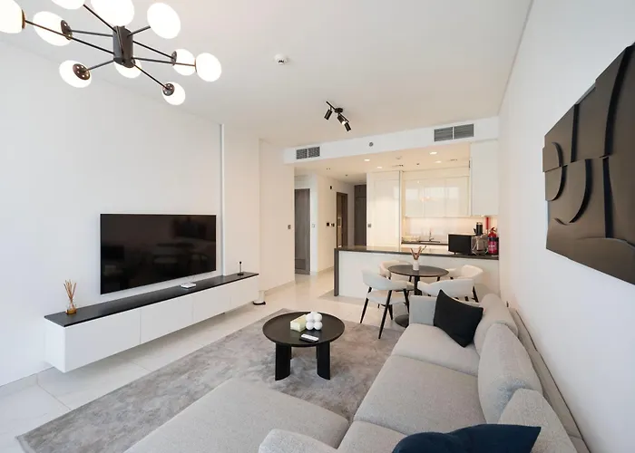 Modern 1Br With Waterfront View