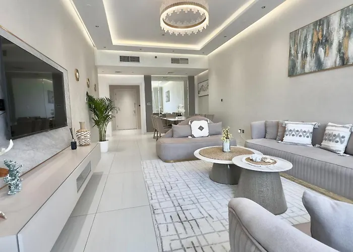 Spacious 3Br And Maid Room, Balcony & City Views By Bhavan Vacation Homes