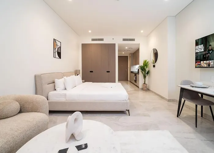 Luxury Studio In Peninsula Five, Business Bay