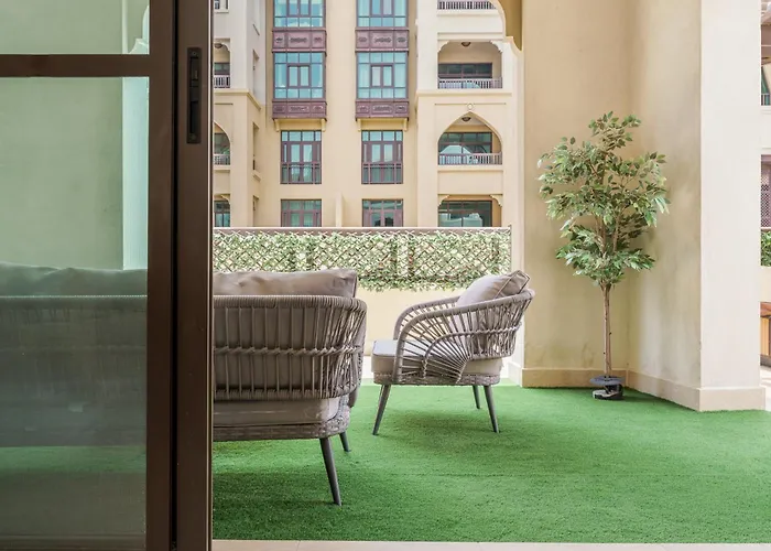 Astonishing Apartment Just A 2 Minutes Walk To Dubai Mall