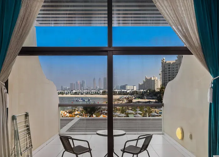 Bright Beachfront Studio With Breathtaking Views