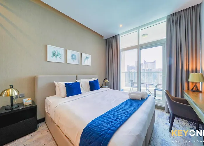 Sleek Studio In Prive With Stunning Canal View