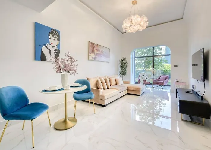 Downtown Beautiful 1Bed With Outdoor Garden