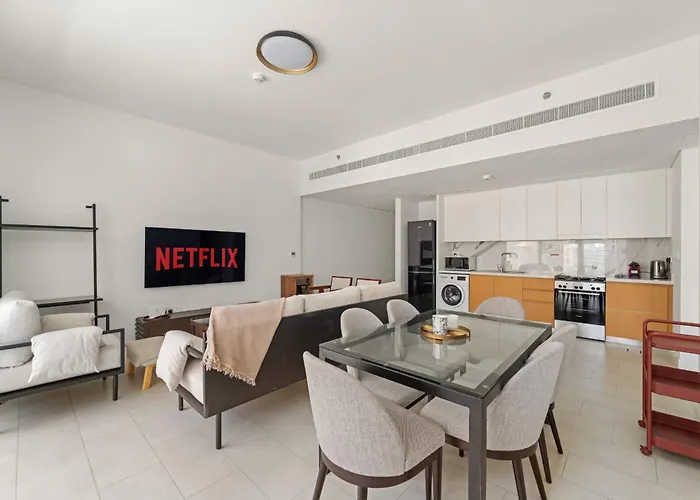 Vayk - Elegant One Bedroom With Beach Access