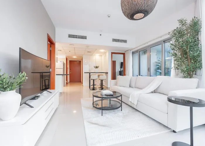 Well-Furnished 3 Bedroom In Park Towers Difc