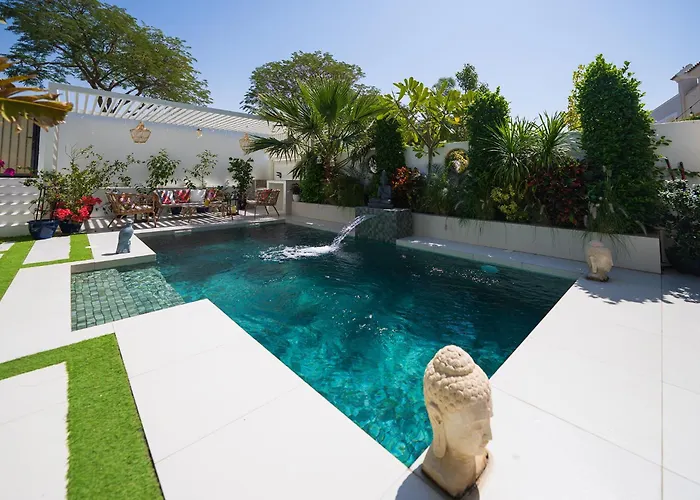 Luxury Escapes - Luxury Short-Term Stay 2Bhk Plus Maids Room Villa