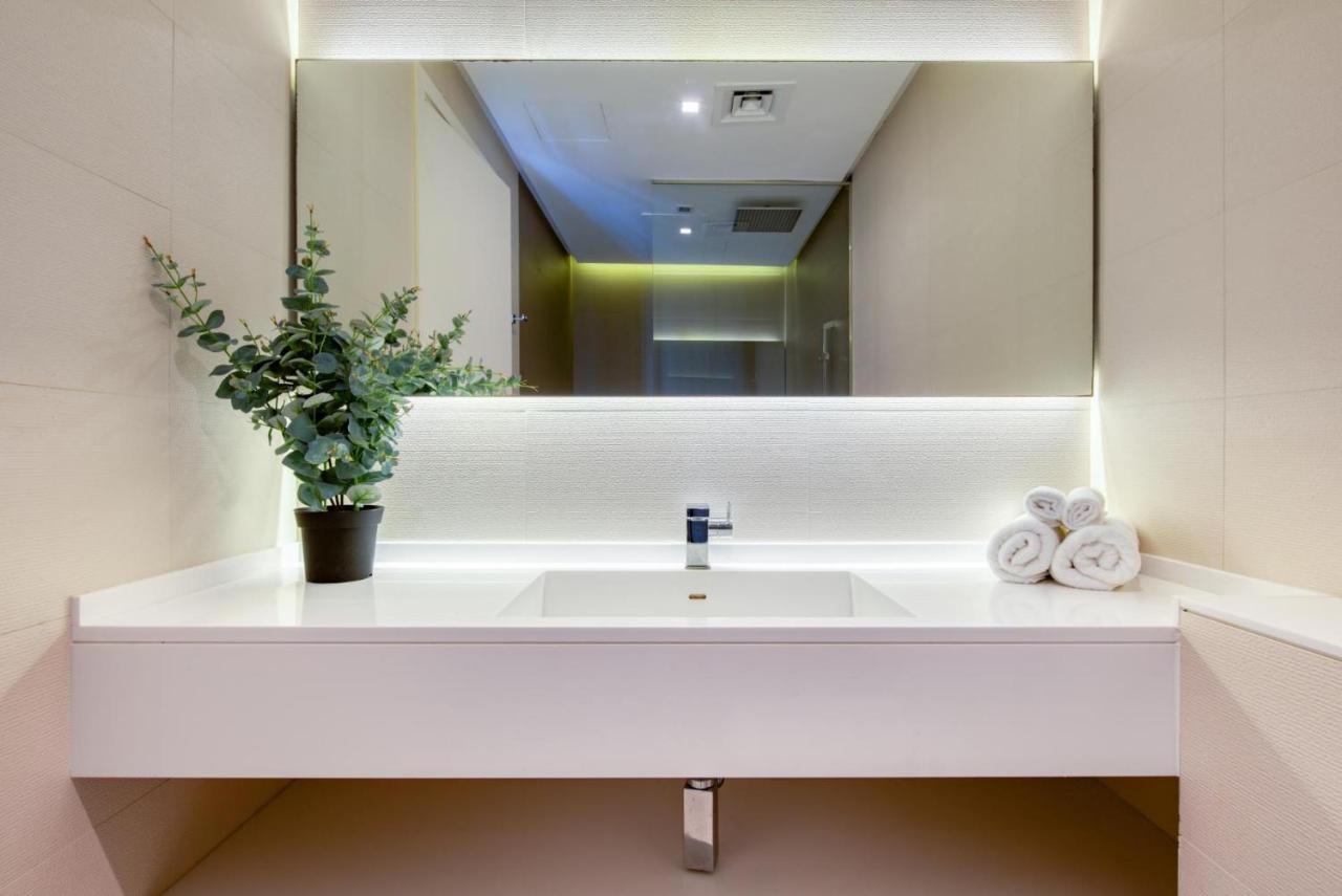 Stella Stays Beautiful 2 Bdr Marina High Floor Apartment Dubai