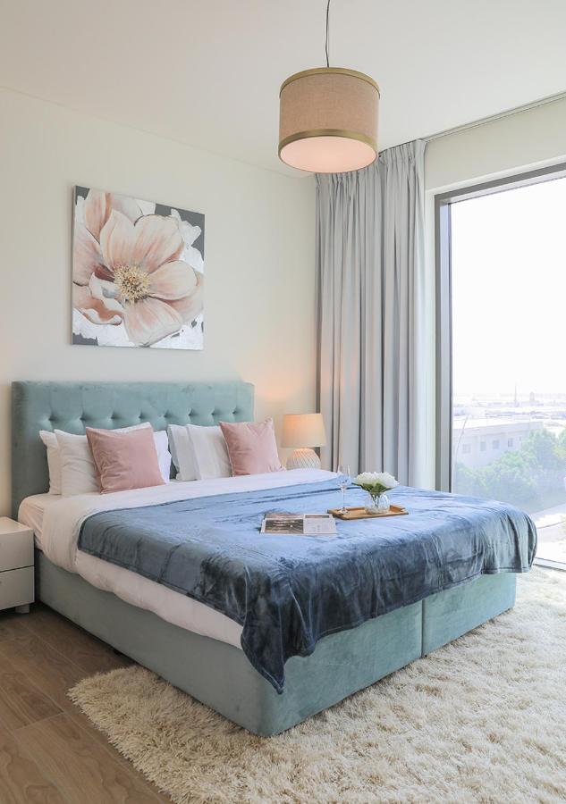Nasma Luxury Stays- Sobha Hartland Greens Apartment *