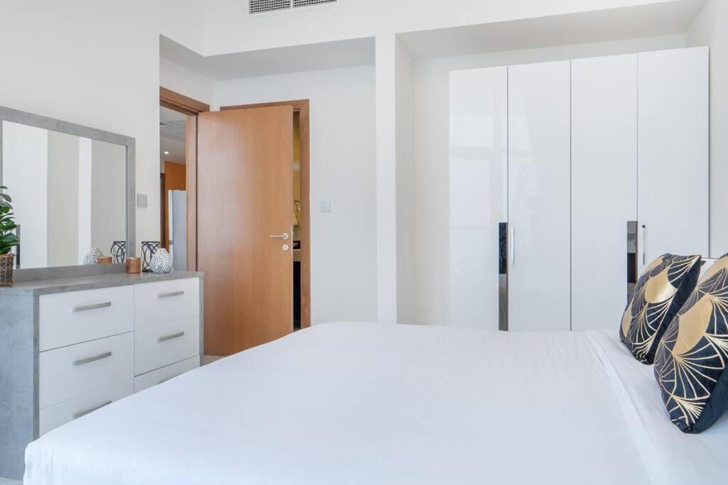 Apartment Cozy Retreat 1Bedroom On The Business Bay Canal By Suiteable Interiors