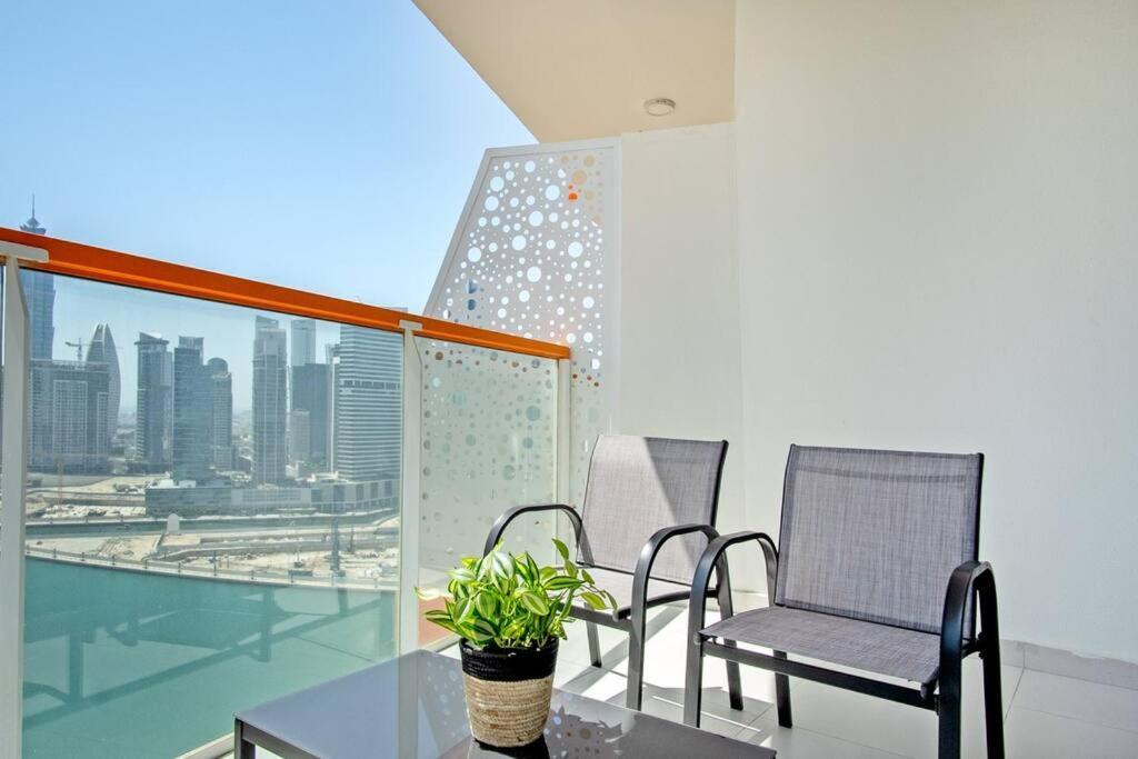 Apartment Cozy Retreat 1Bedroom On The Business Bay Canal By Suiteable Interiors Dubai