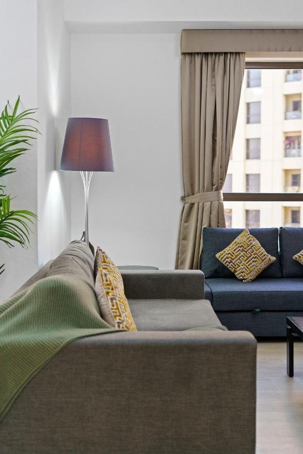 Apartment High Rise 2br In Jbr W/ Sea View - Walk To Beach *