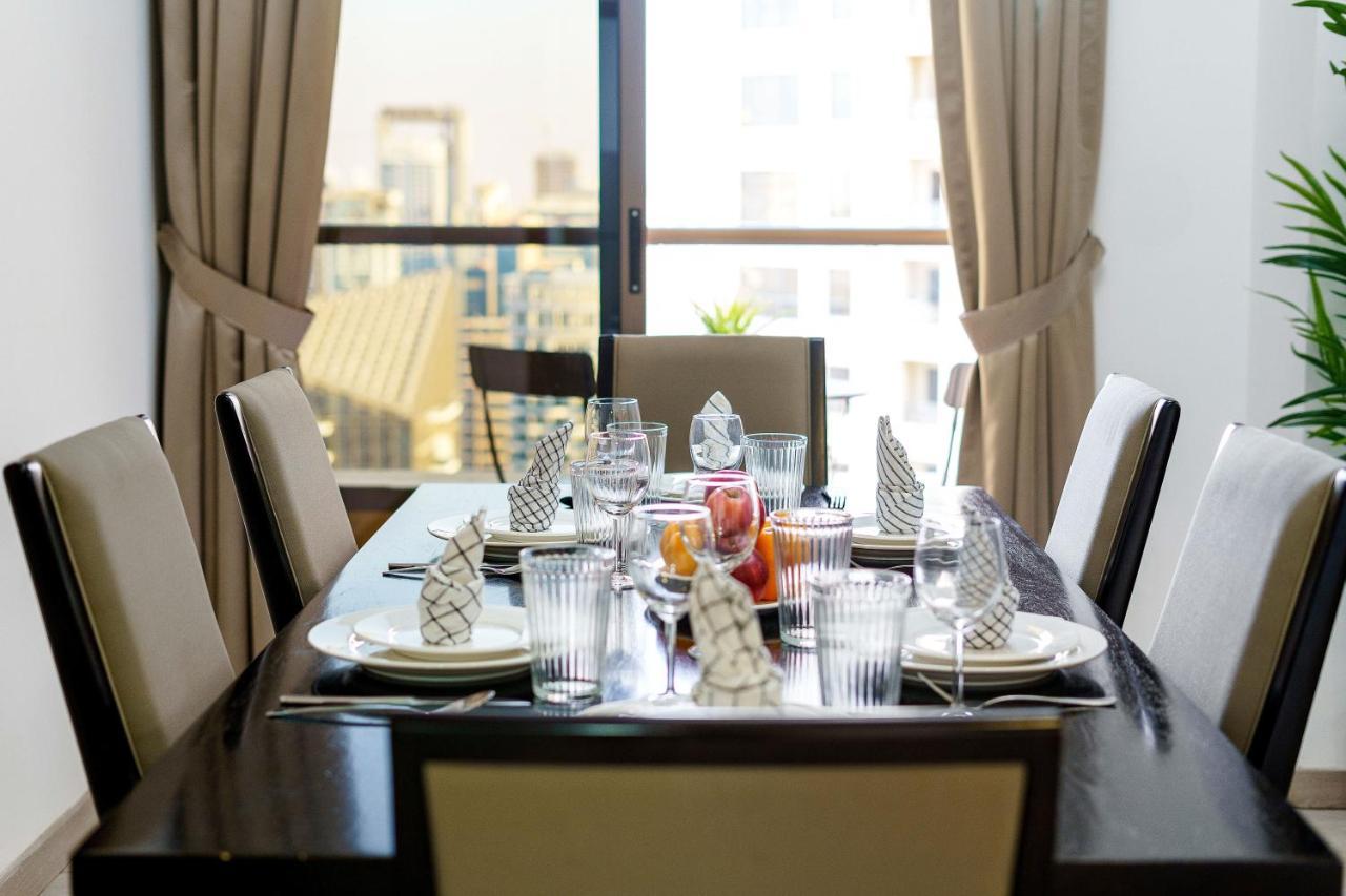 High Rise 2br In Jbr W/ Sea View - Walk To Beach Apartment *