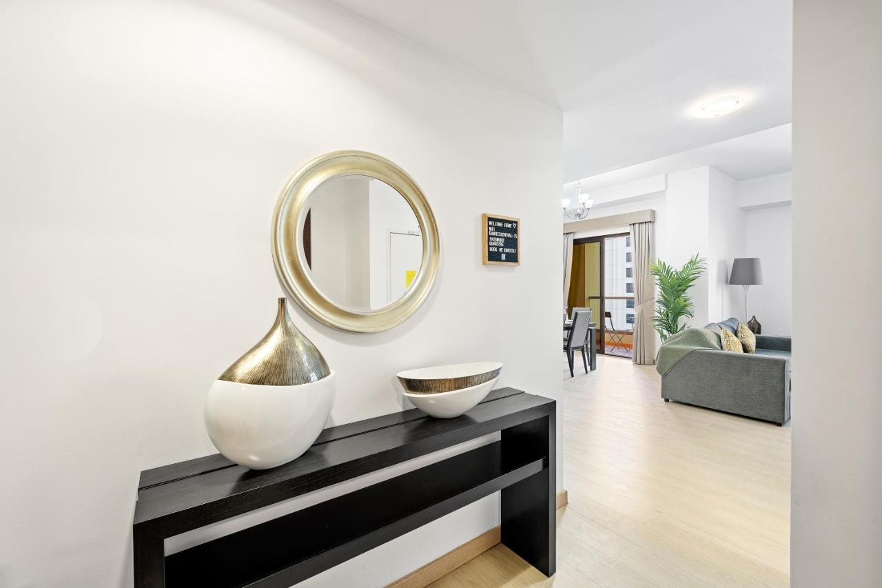 Apartment High Rise 2br In Jbr W/ Sea View - Walk To Beach