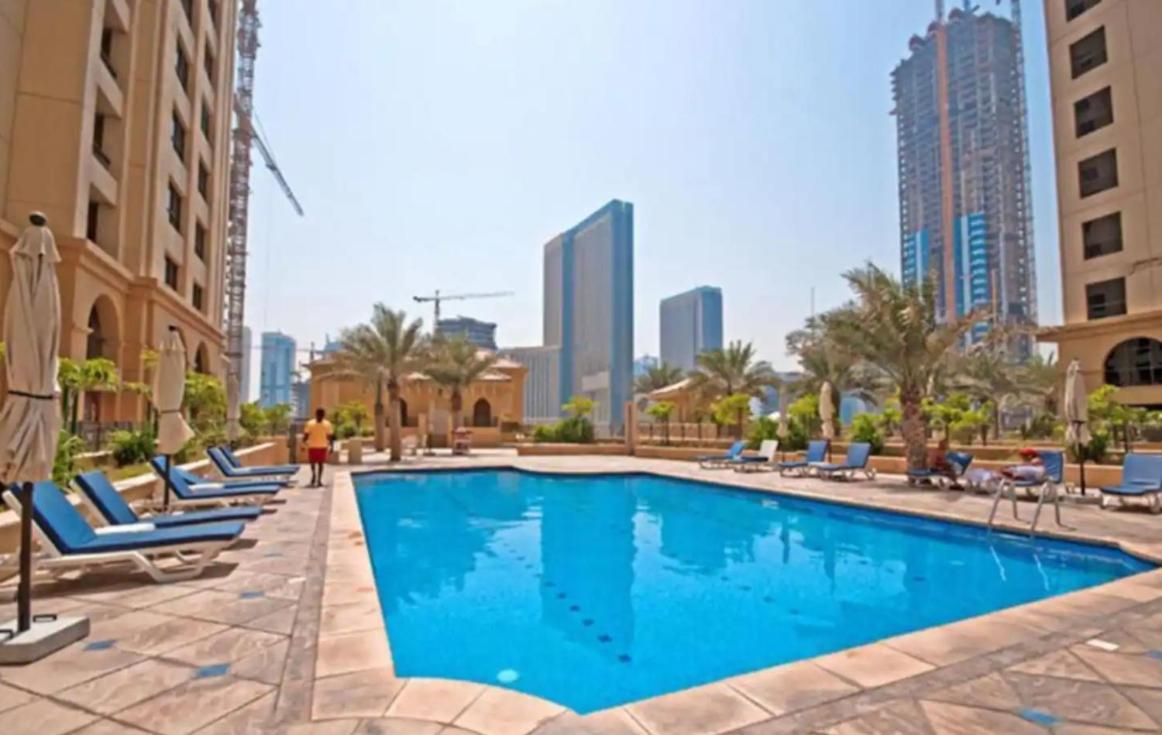 Apartment High Rise 2br In Jbr W/ Sea View - Walk To Beach