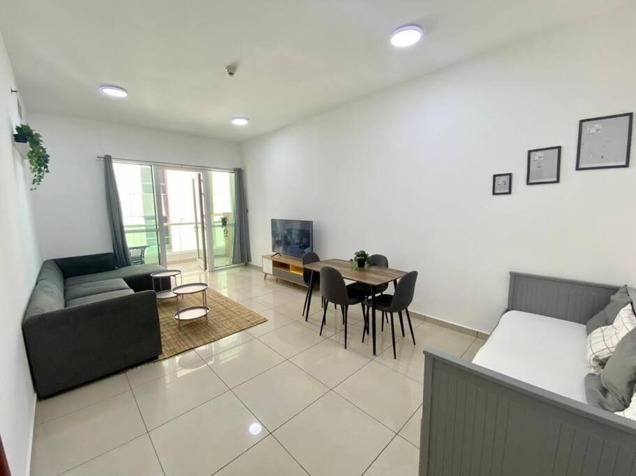 Lovely Marina Apartment