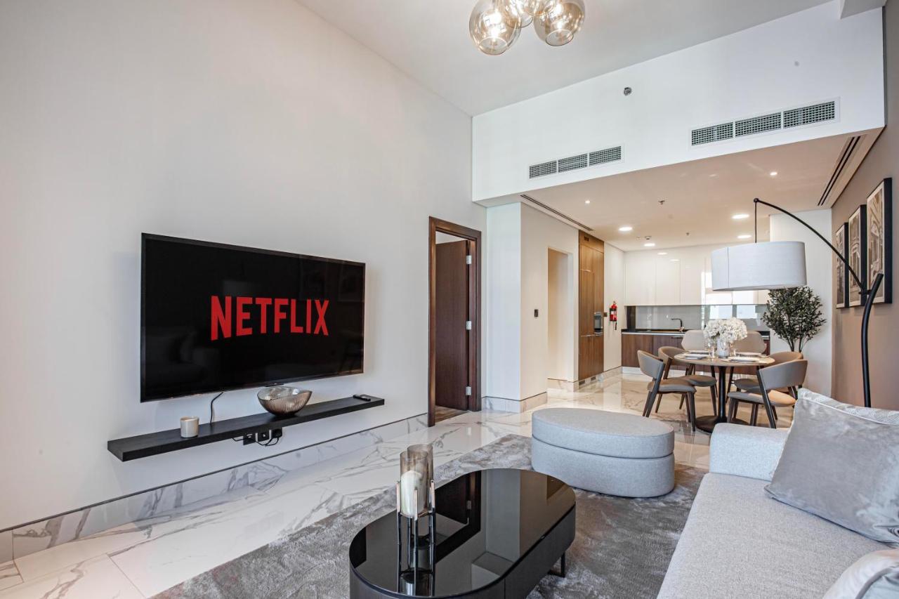 Daniels Canal View 1br At J One Business Bay Apartment *