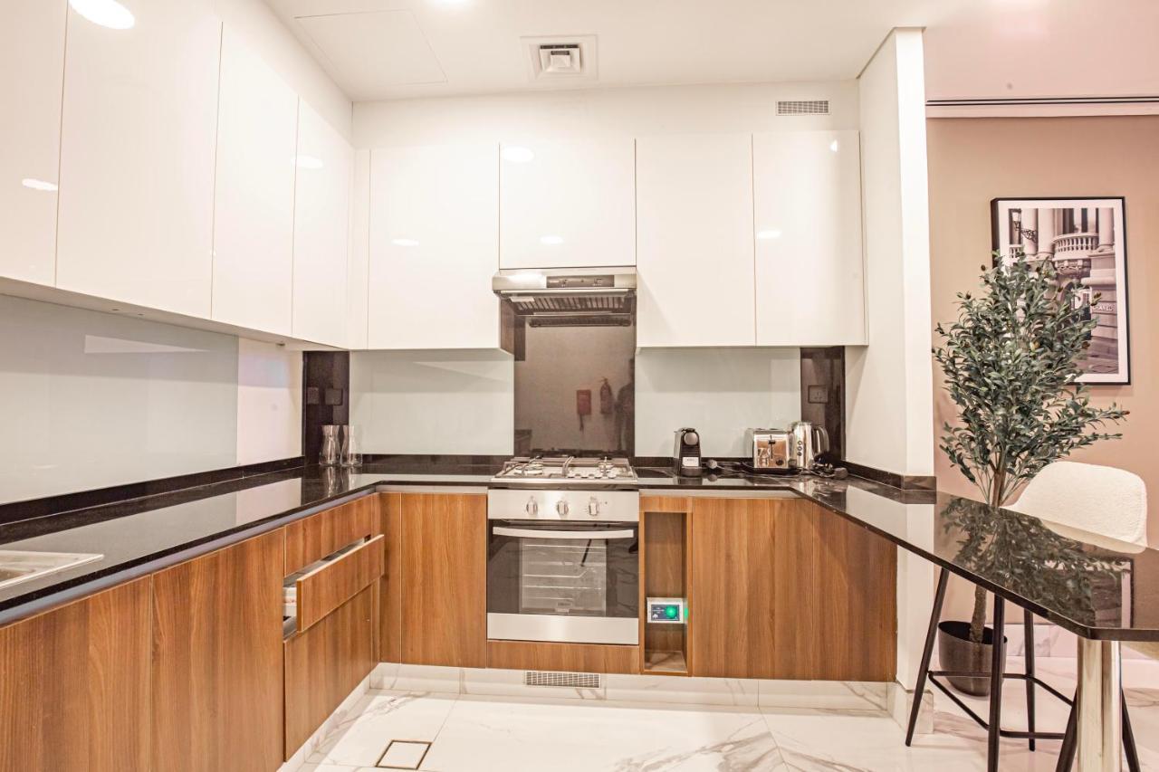 Apartment Daniels Canal View 1br At J One Business Bay Dubai