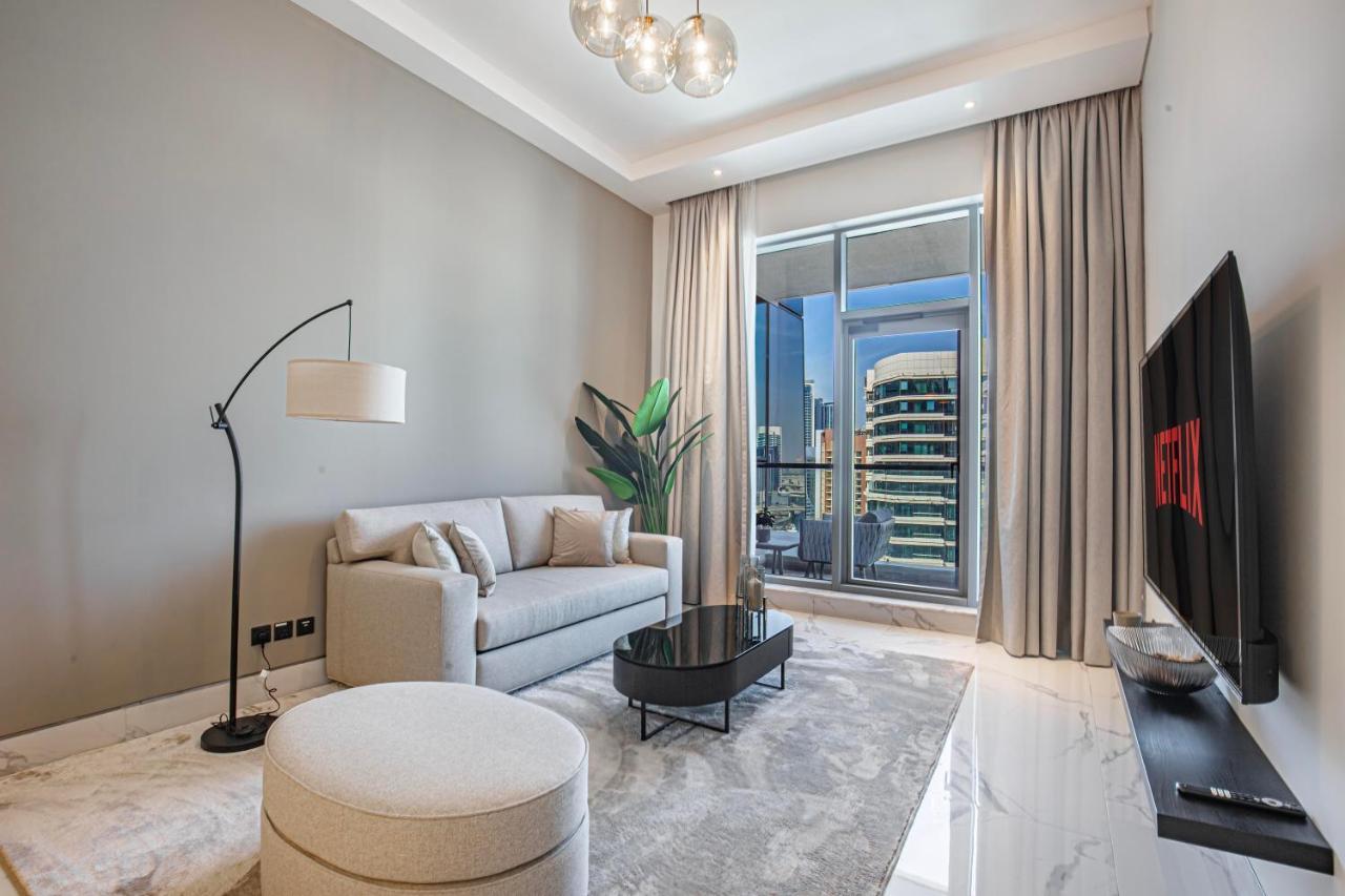 Daniels Canal View 1br At J One Business Bay Apartment