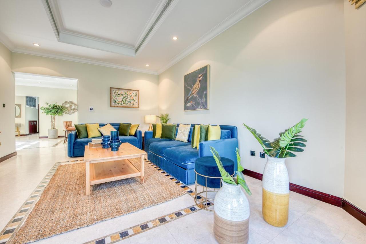 Stunning With Private Pool & Beach Access