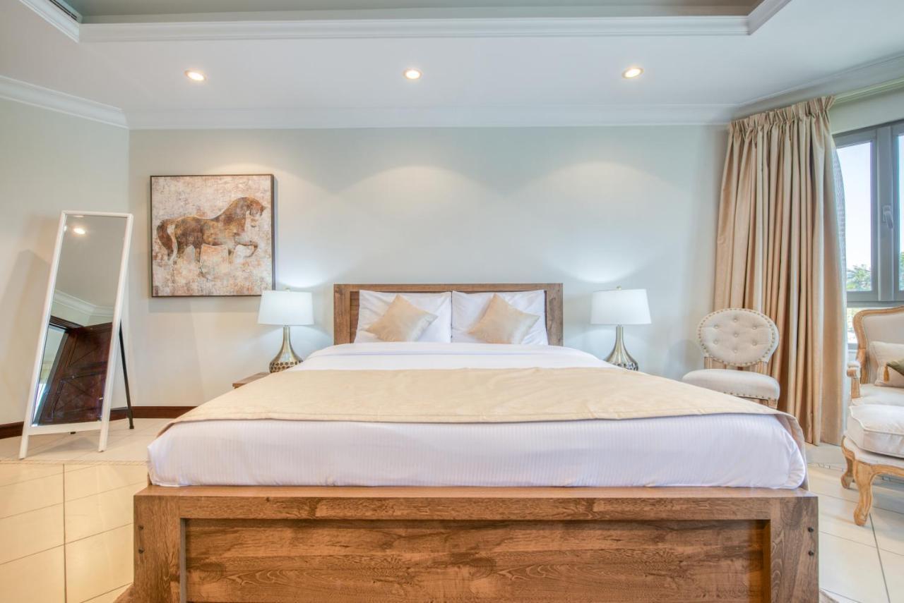 Stunning With Private Pool & Beach Access * Dubai