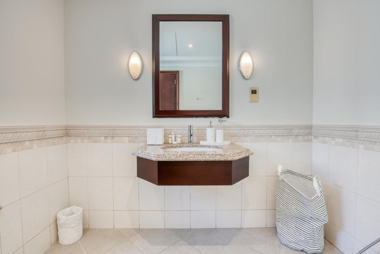 Stunning With Private Pool & Beach Access