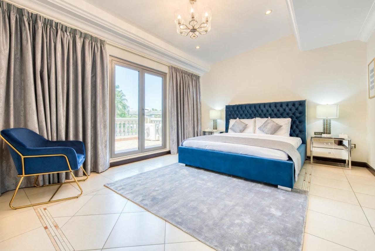 Stunning With Private Pool & Beach Access Apartment Dubai