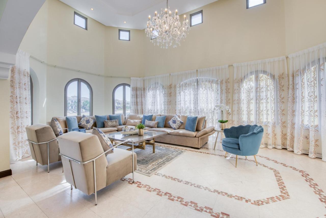 Stunning With Private Pool & Beach Access * Dubai