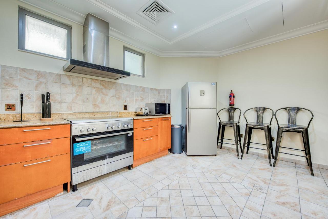 Stunning With Private Pool & Beach Access Apartment *