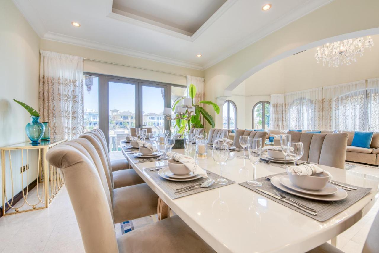 Apartment Stunning With Private Pool & Beach Access Dubai