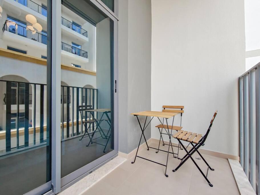 Modern And Stylish 1 Bedroom In Belgravia Heights 1 Jvc Apartment *