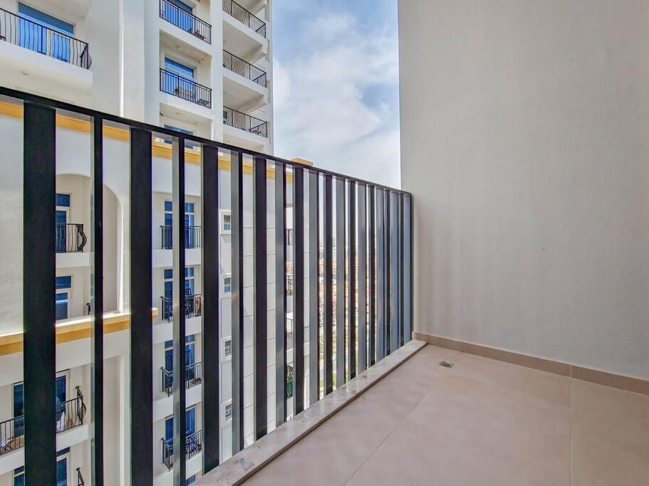 Apartment Modern And Stylish 1 Bedroom In Belgravia Heights 1 Jvc *