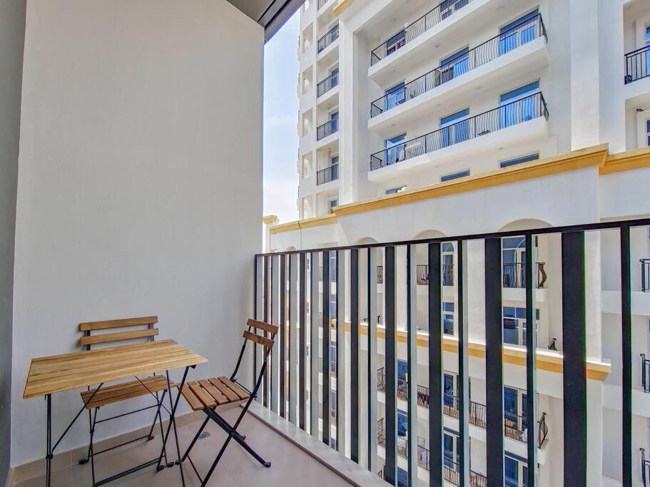 Apartment Modern And Stylish 1 Bedroom In Belgravia Heights 1 Jvc