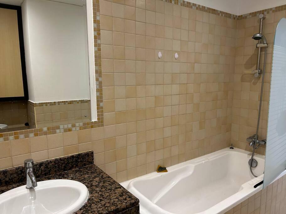 Gorgeous 4bed Sea View At Jbr Apartment Dubai