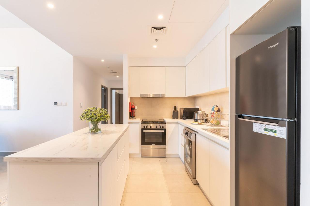 Spacious 2 Bedroom On High Floor In Creek Horizon - Allsopp&allsopp