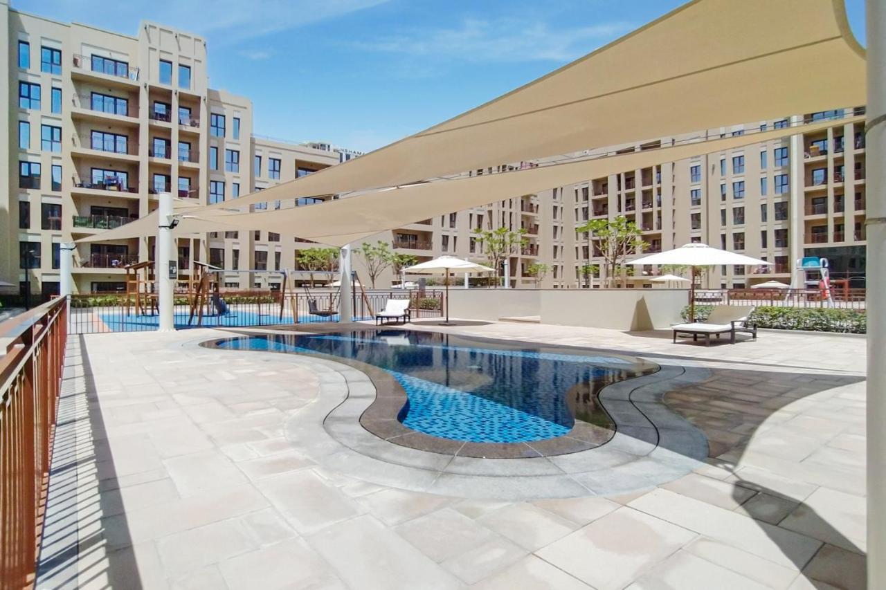 Beautiful Huge I Fully- Furnished Apartment *