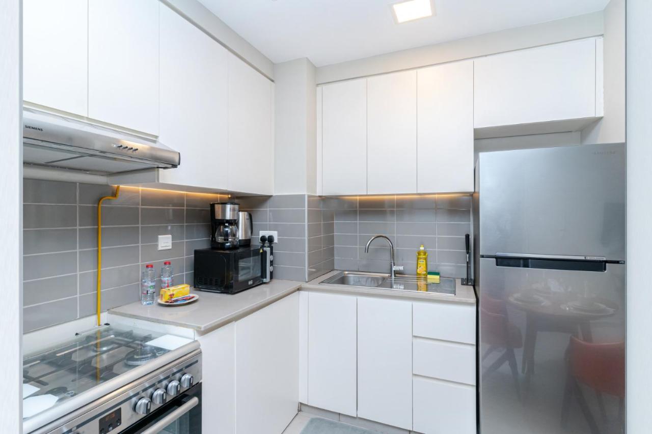 Apartment Beautiful Huge I Fully- Furnished Dubai